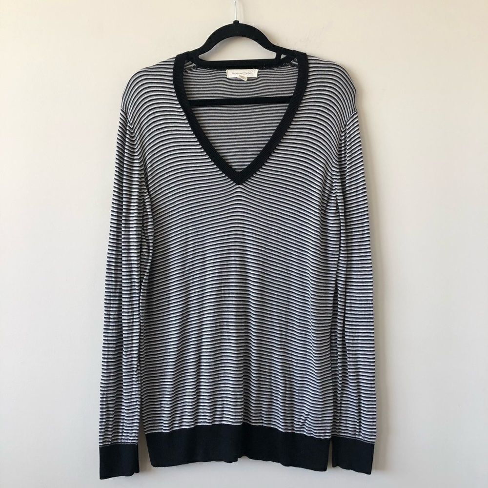 Treasure and Bond Black & White V Neck Knit